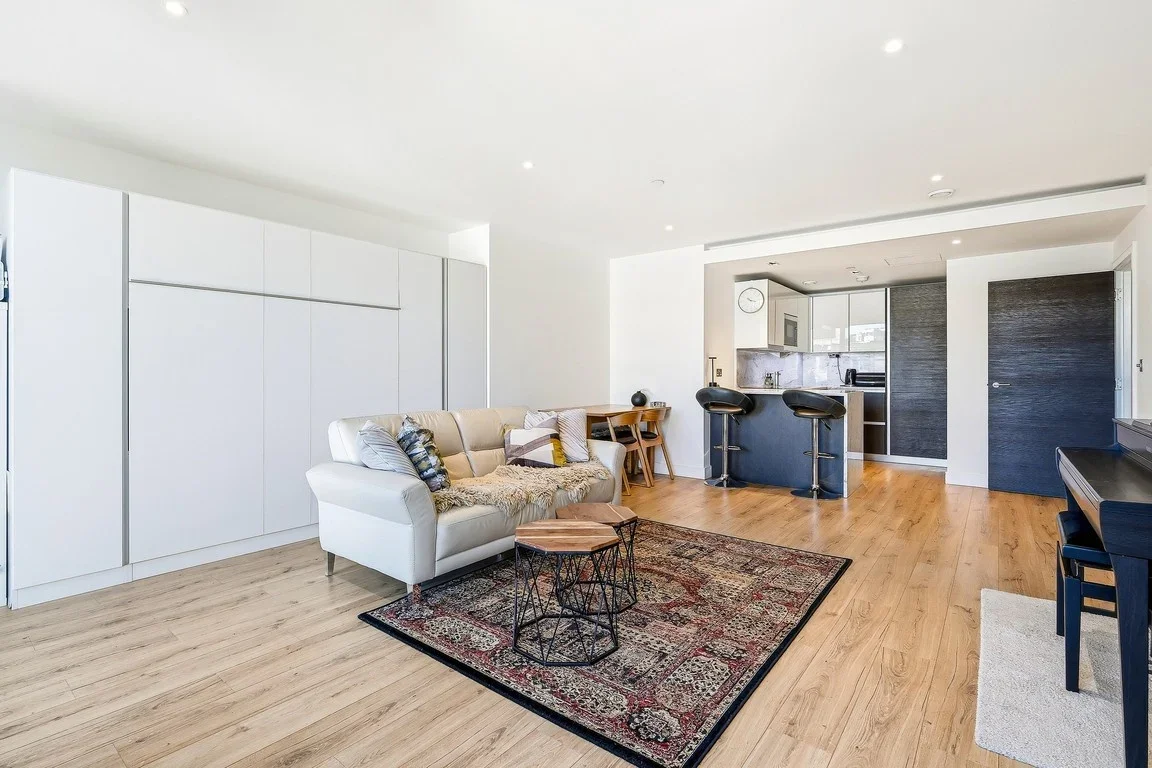 Flat Beadon Road in Greater London