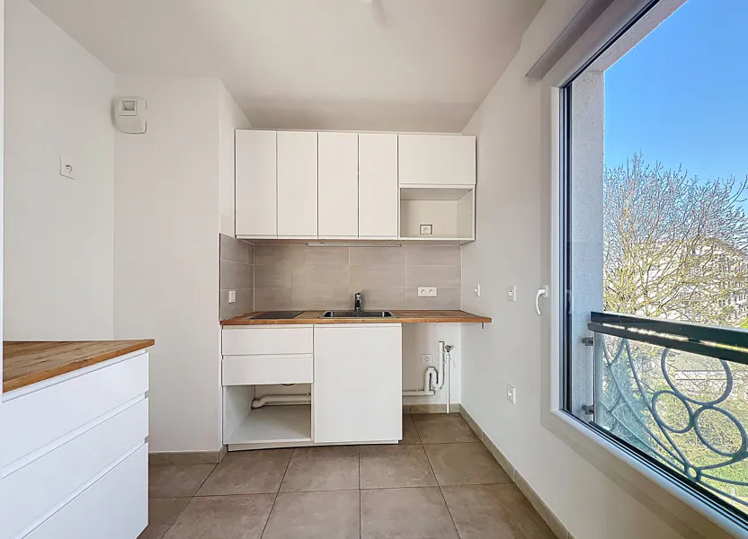 Flat Allée Camille Saint-Saëns in Suresnes