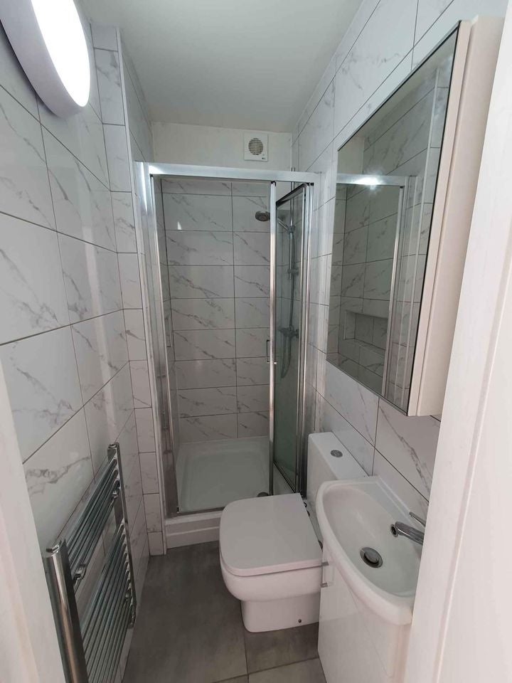Room Fairfield Crescent in Greater London