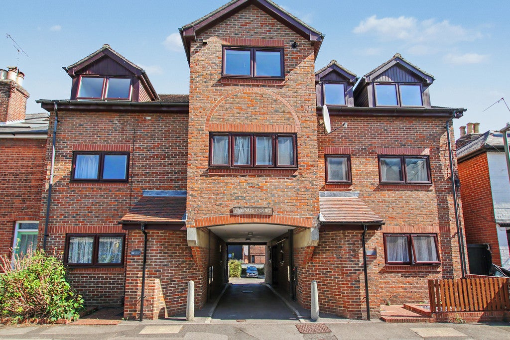 Flat Swan Lane in Winchester