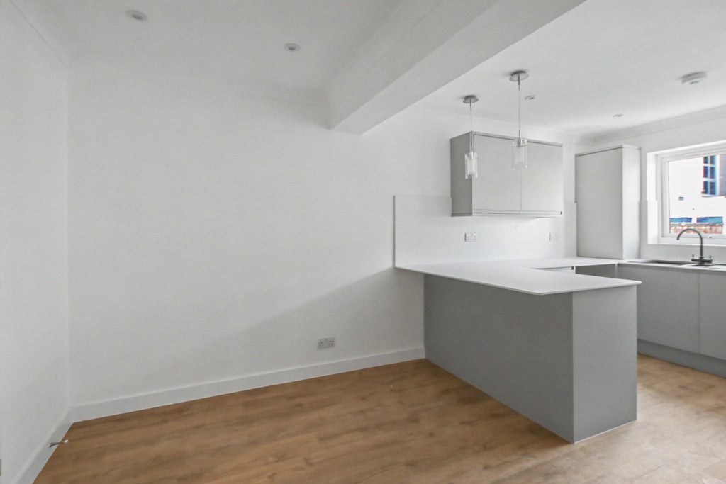 Flat Swan Lane in Winchester