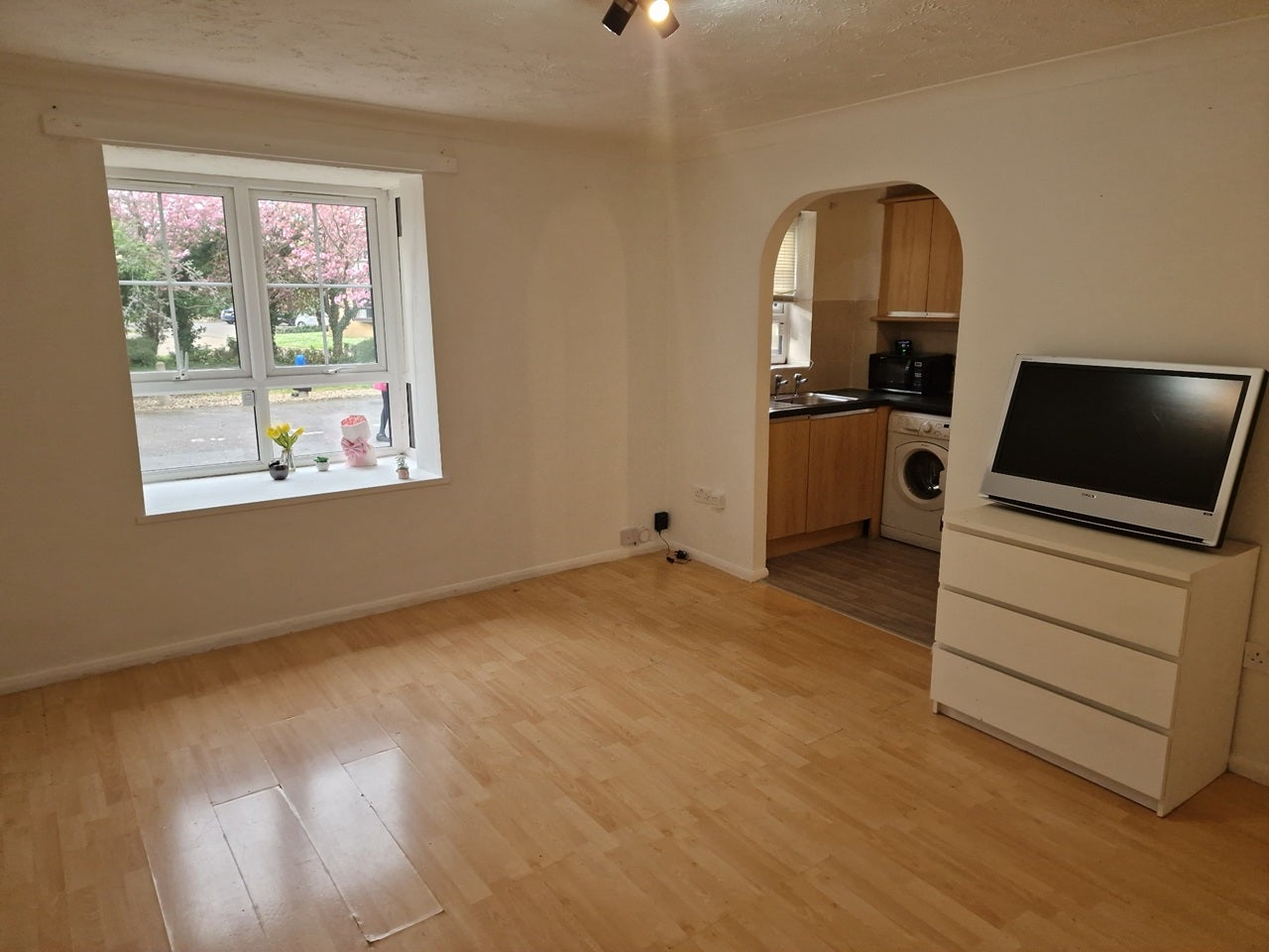 Flat Albany Walk in Peterborough