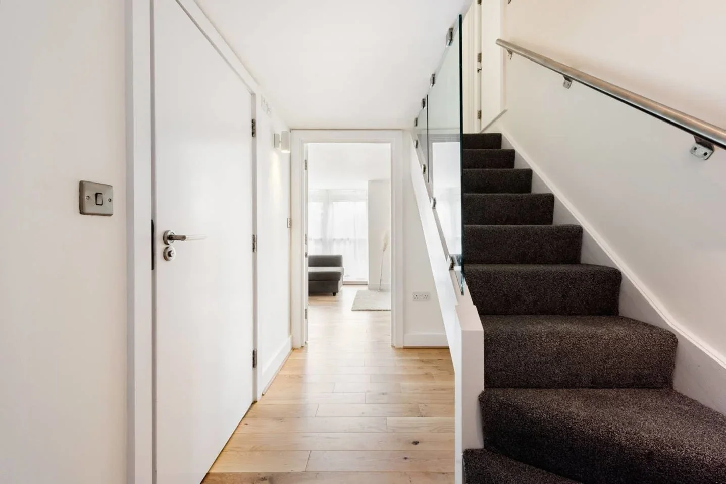 Flat Carriage Street in Greater London