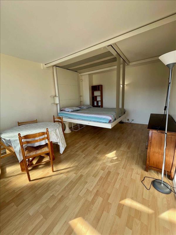 Flat Impasse Saint-Alphonse in Paris