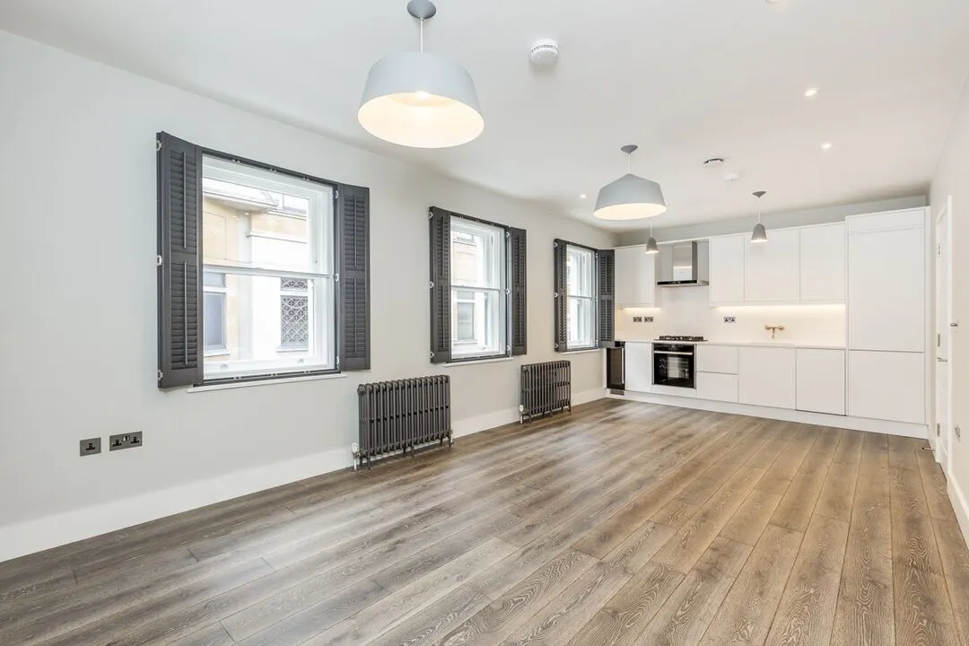 Flat Rupert Court in City of Westminster