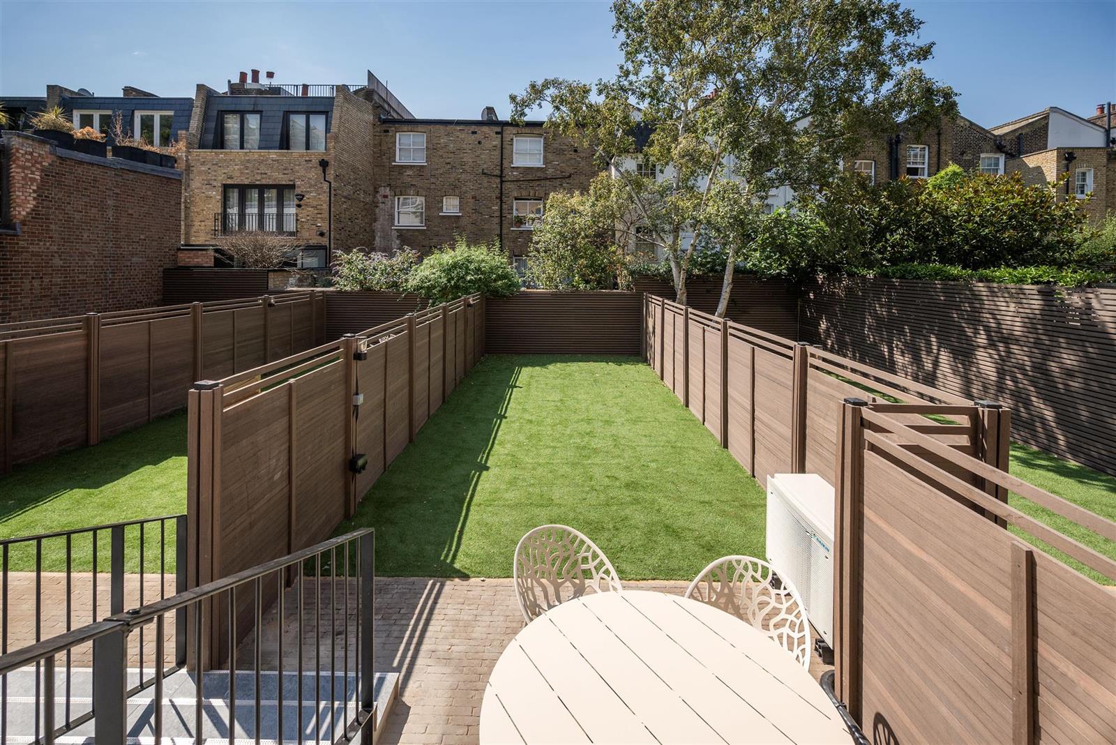 Flat Redcliffe Road in Greater London