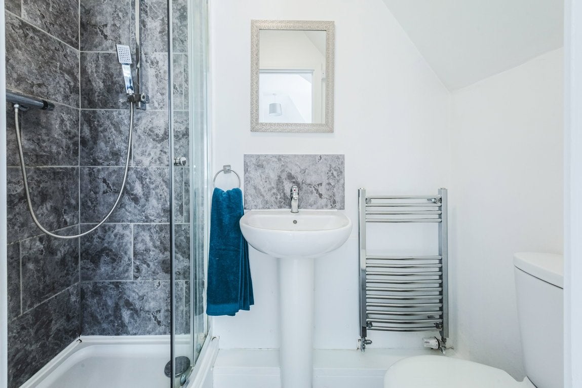 Room Lawrence Road in Cotswold District