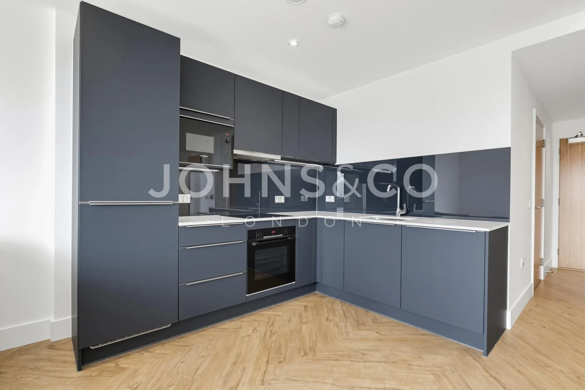 Flat Stroudley Walk in Greater London
