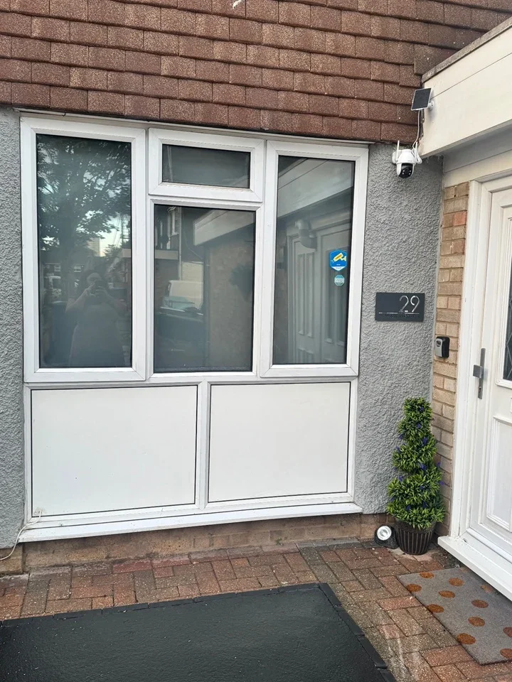 House Wyldfield Gardens in Greater London