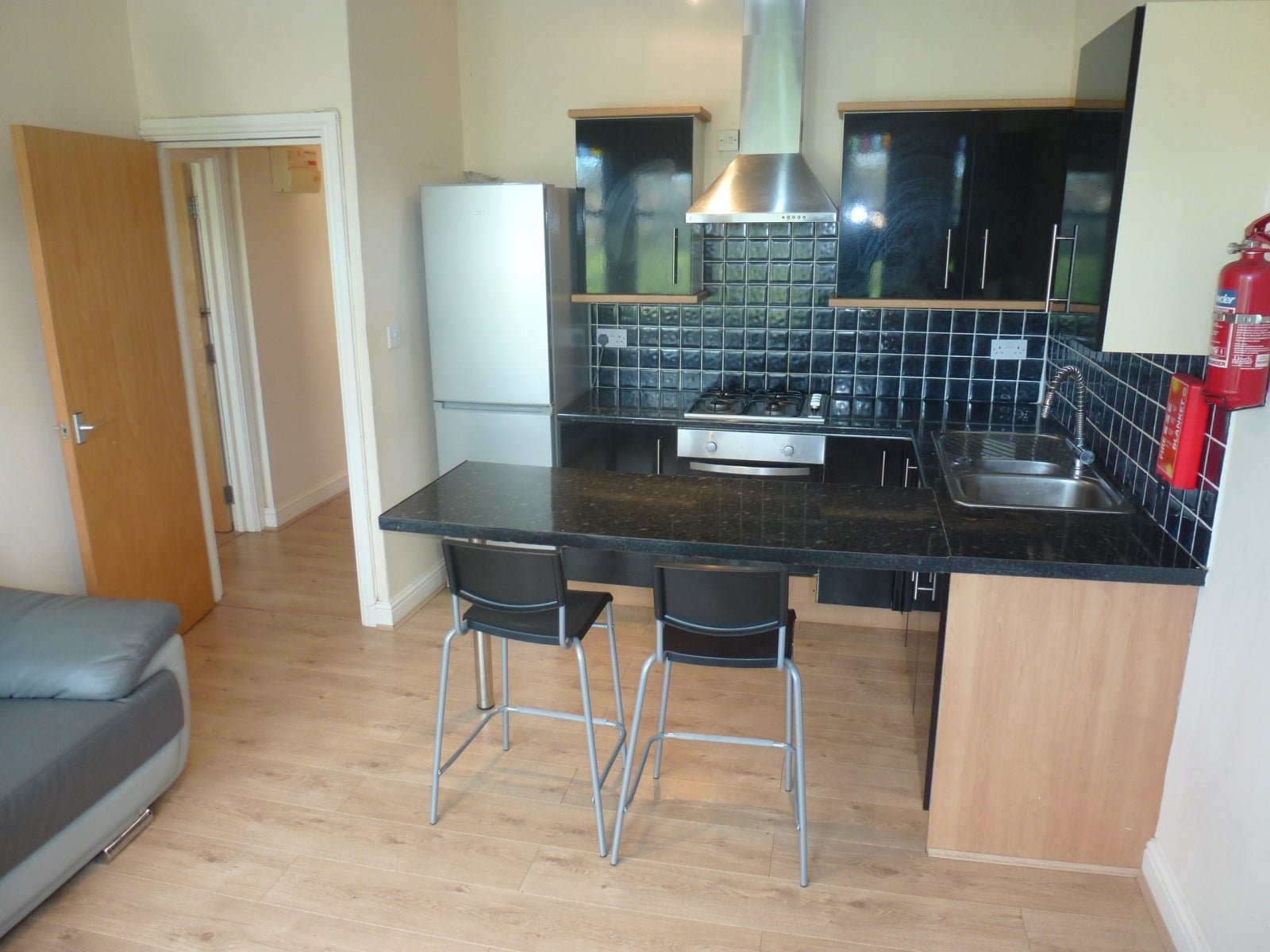 Flat Ninian Road in Cardiff