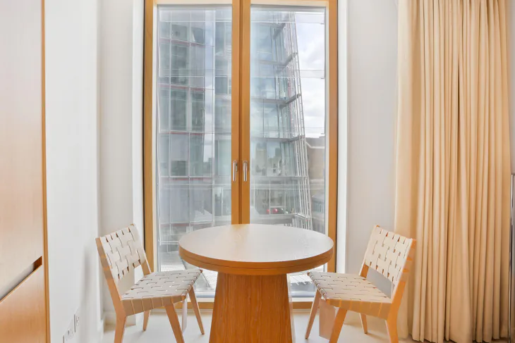 Flat Tooley Street in Greater London