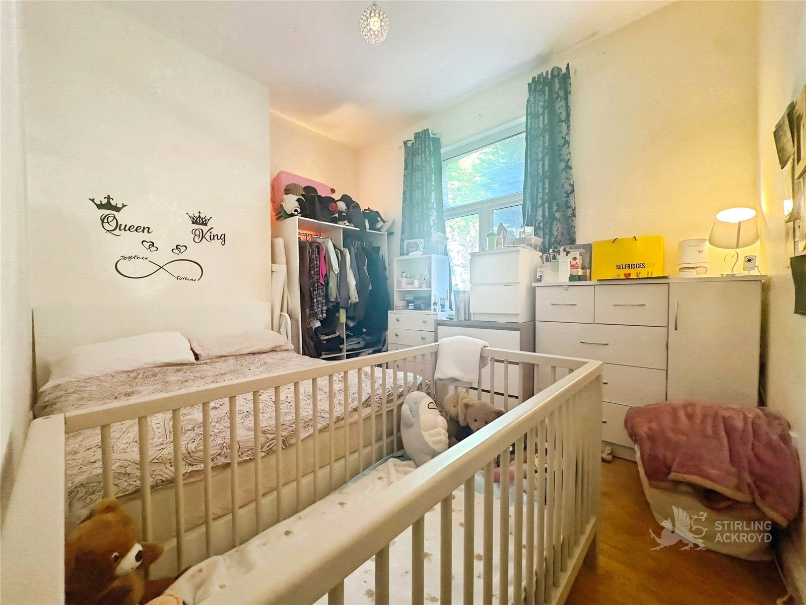 Flat Wellesley Road in Greater London
