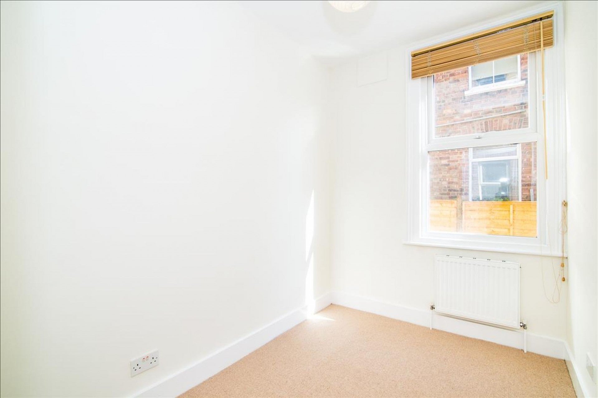 Flat Darwin Road in Greater London