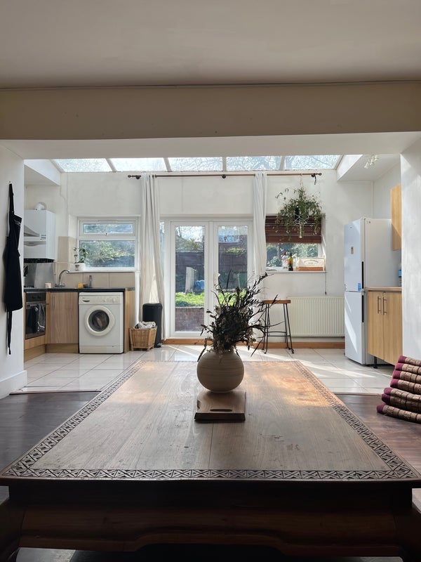 Room Hillmarton Road in Greater London
