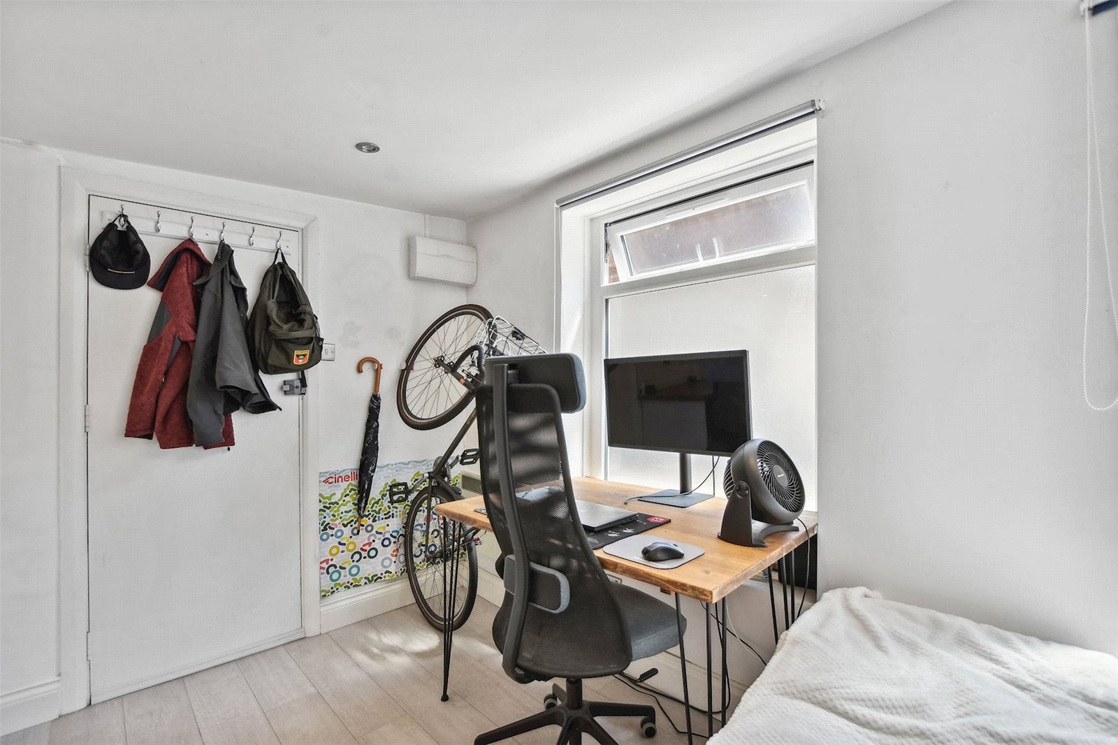 Flat Sandringham Road in Greater London