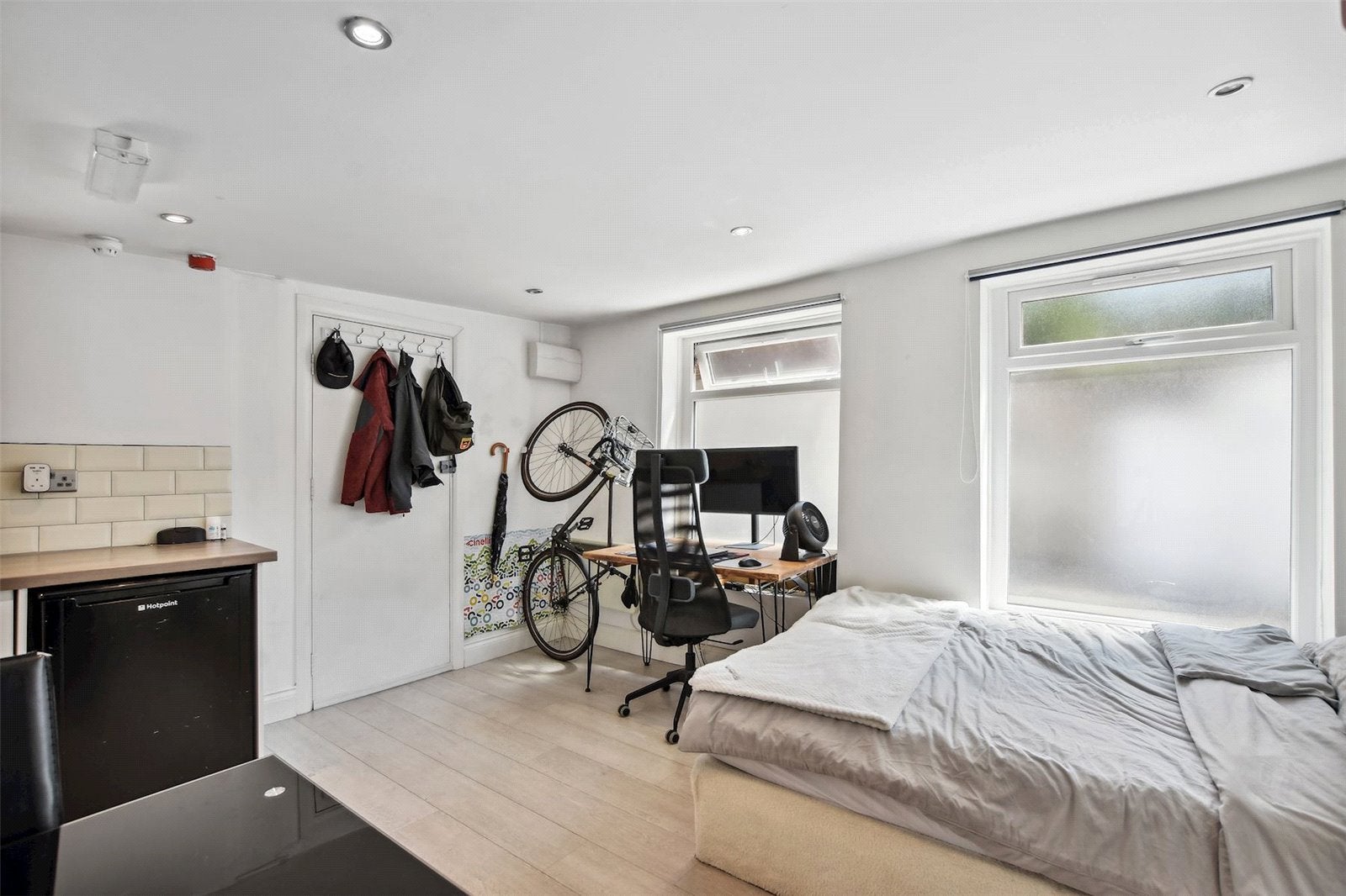 Flat Sandringham Road in Greater London