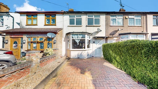 House Western Avenue in Greater London