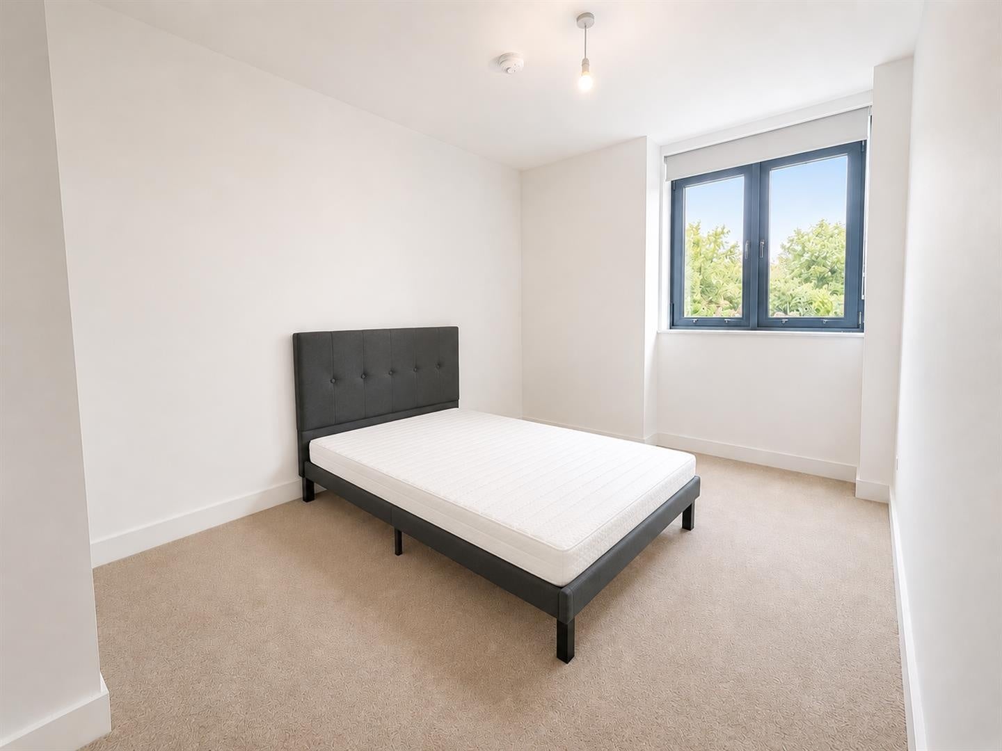 Flat Dawsons Square in Leeds