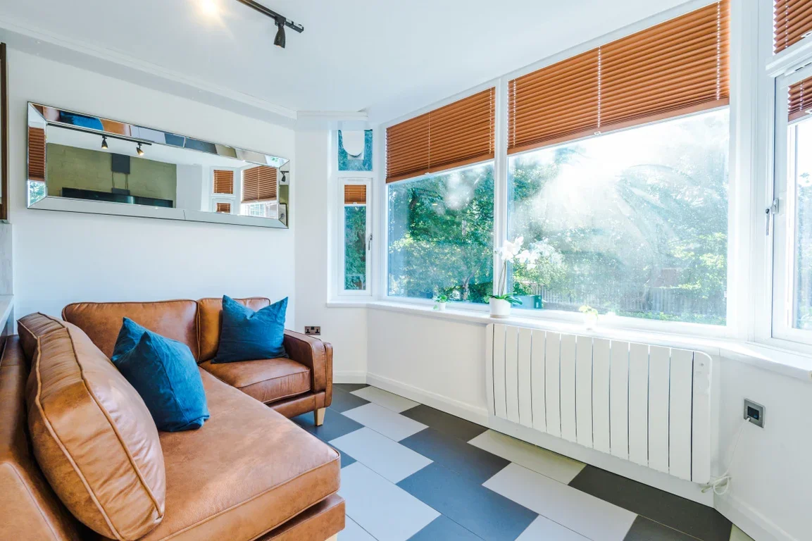 Flat Eskdale Terrace in Newcastle upon Tyne