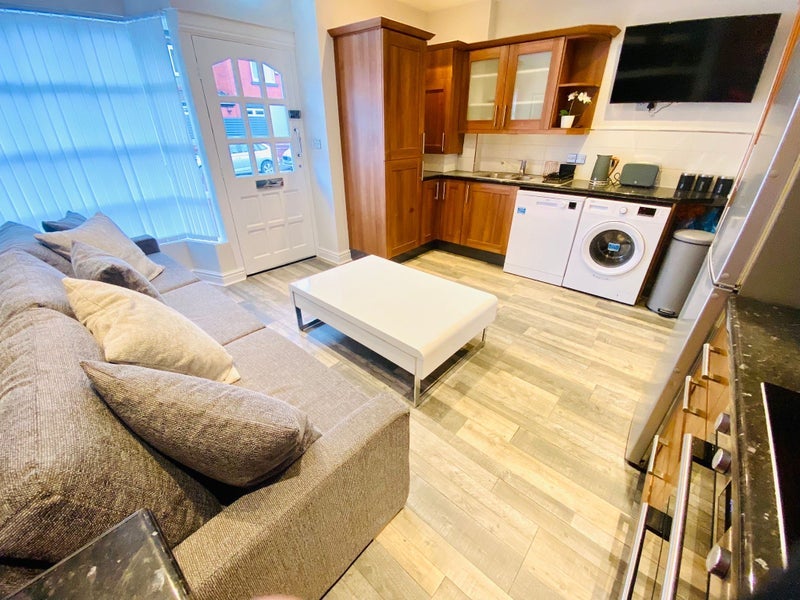 Room St Annes Road in Manchester