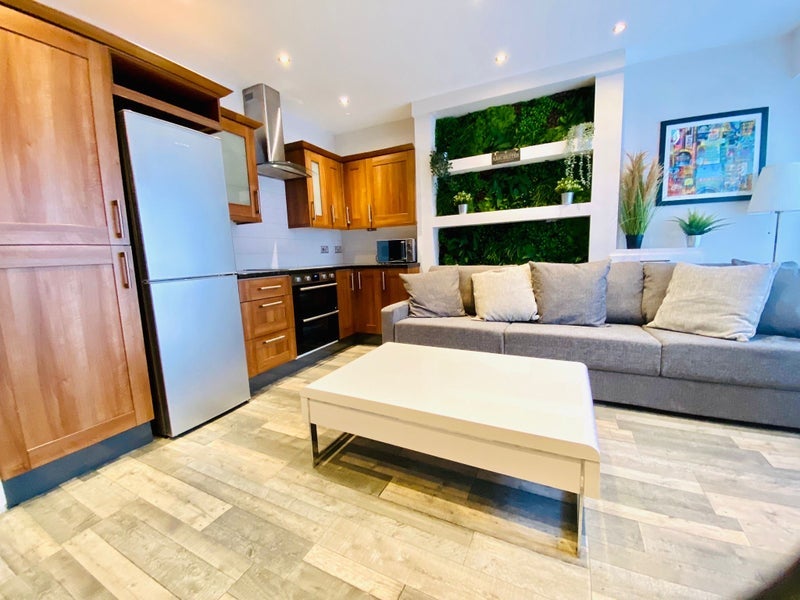 Room St Annes Road in Manchester