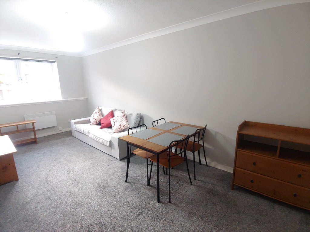 Flat Kent Road in Glasgow