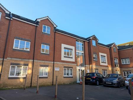 Flat Garrard Way in Kettering