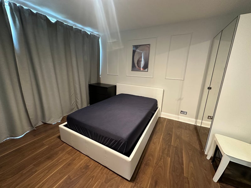 Room Tresham Crescent in City of Westminster