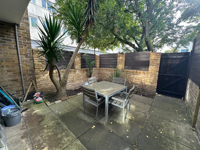 Room Tresham Crescent in City of Westminster