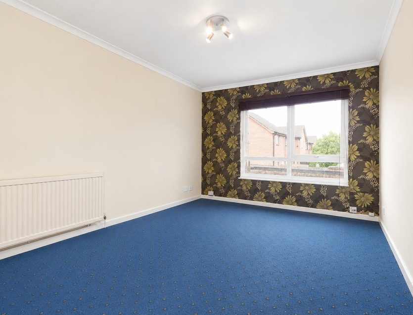 Flat Curran Close in Greater London
