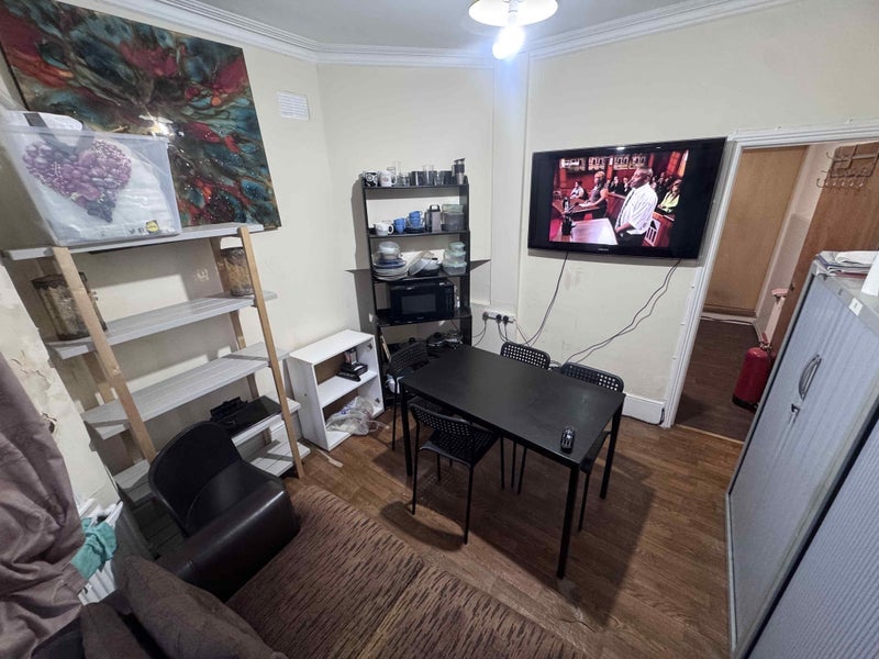 Room Naylor Road in Greater London