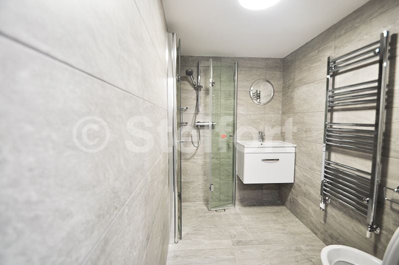 Flat Lordship Road in Greater London