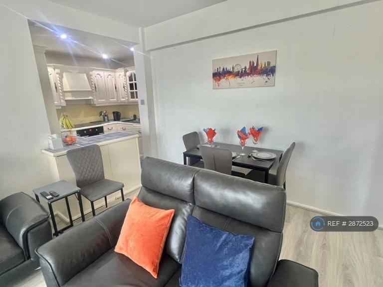 Flat Wellesley Court in City of Westminster