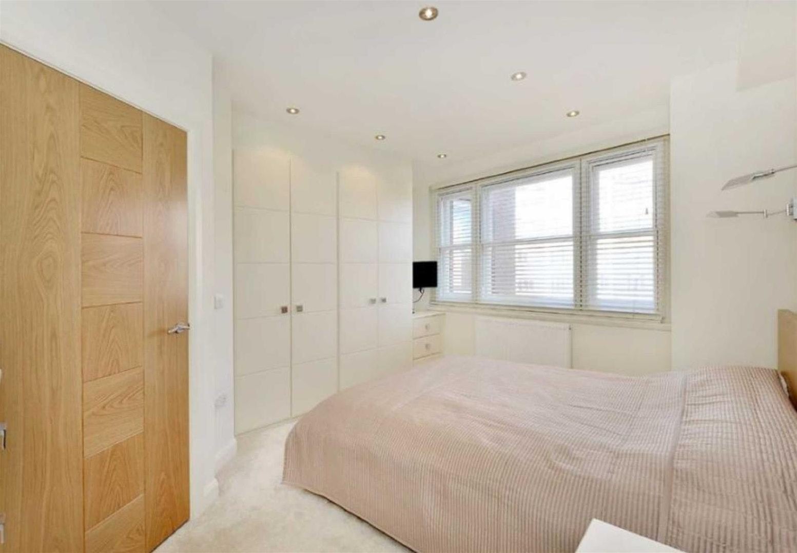 Flat Abbey Road in Greater London