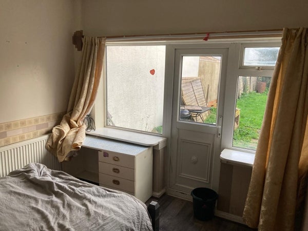 Flat Leyswood Drive in London Borough of Redbridge