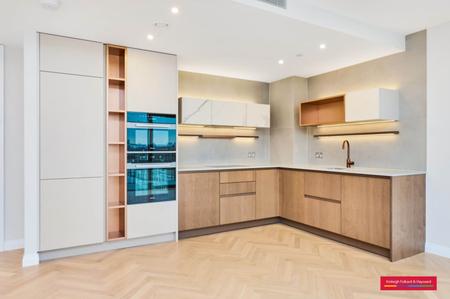 Flat Michael Road in Greater London