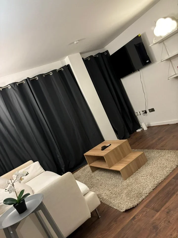 Flat Calderwood Street in Greater London