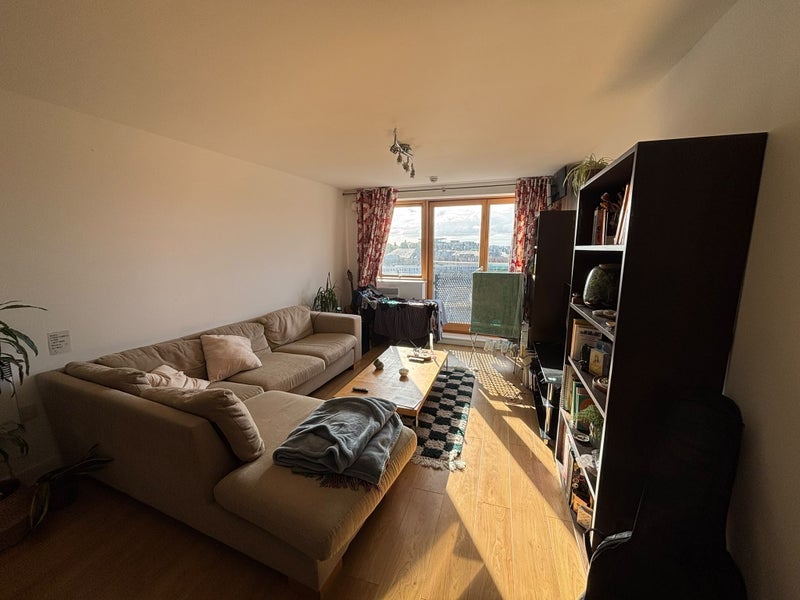 Room Mile End Road in Greater London