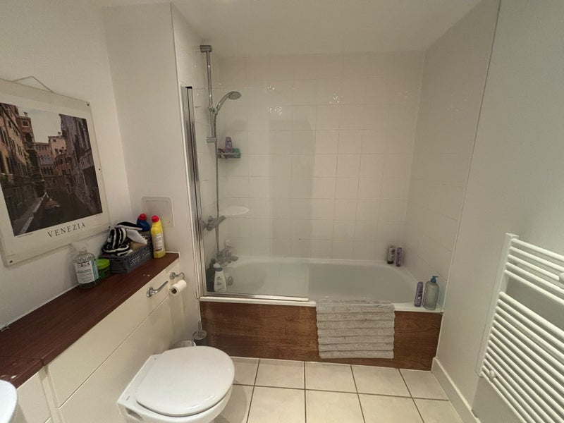 Room Mile End Road in Greater London