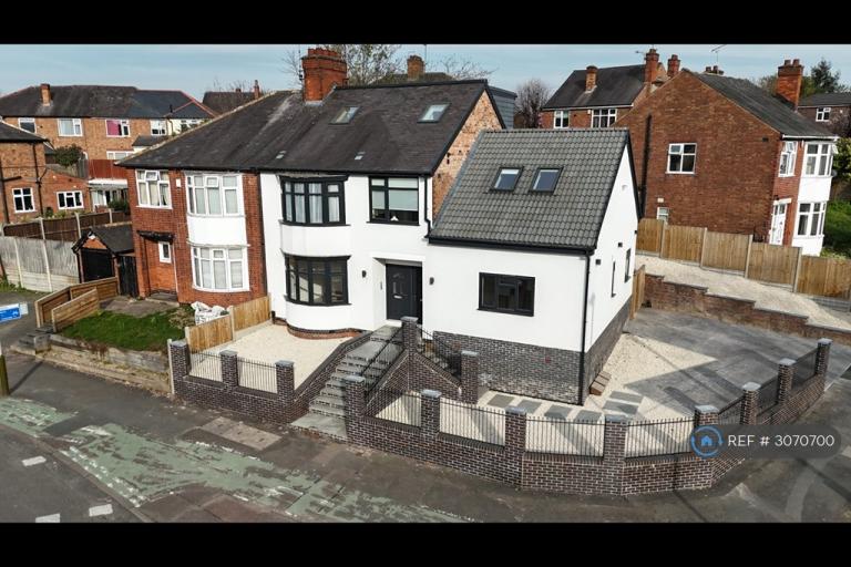 Flat Upperton Road in Leicester