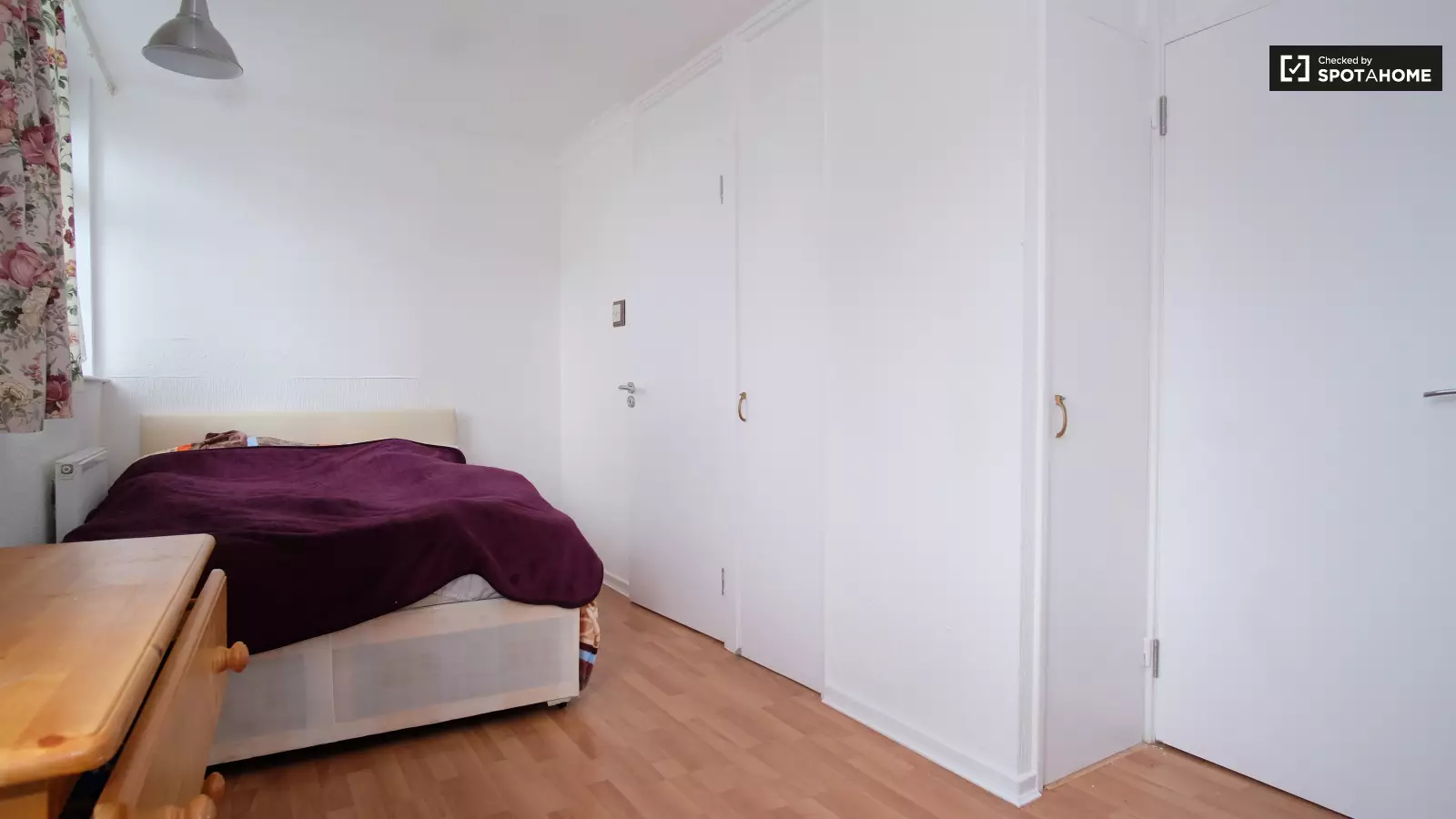 Flat Ballance Road in Greater London