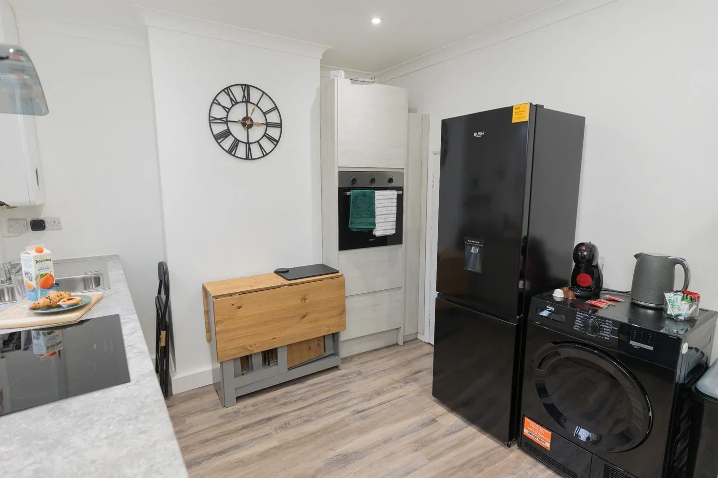 Room Barrow Close in Coventry