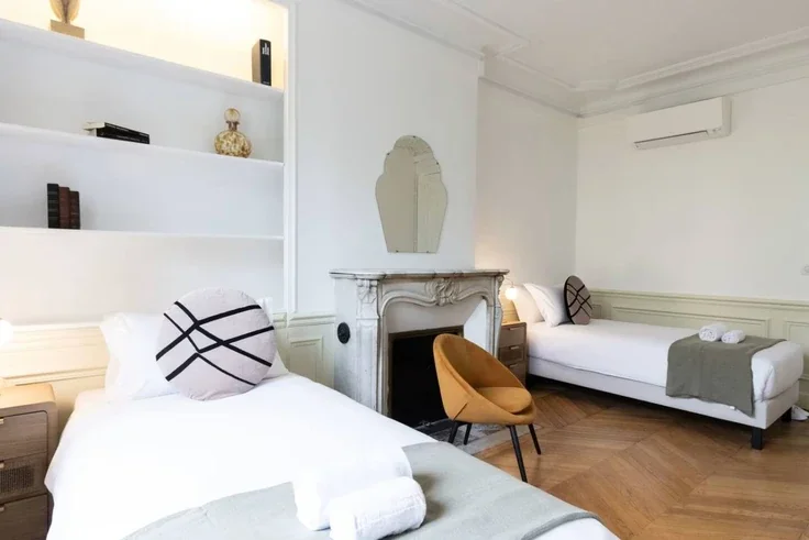 House Avenue de Wagram in Paris