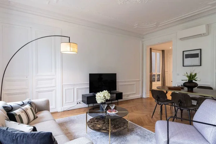 House Avenue de Wagram in Paris