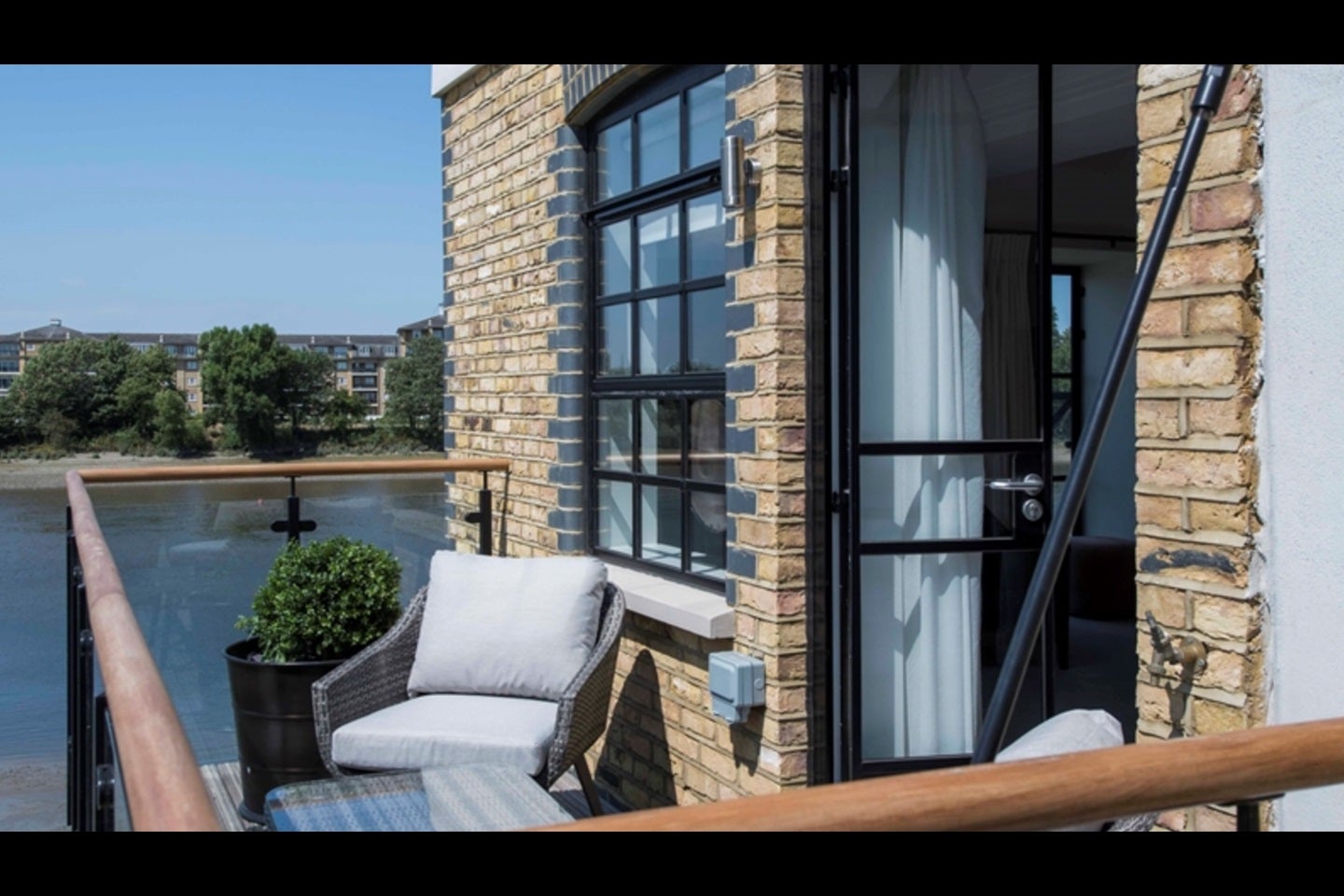 Flat Rainville Road in Greater London