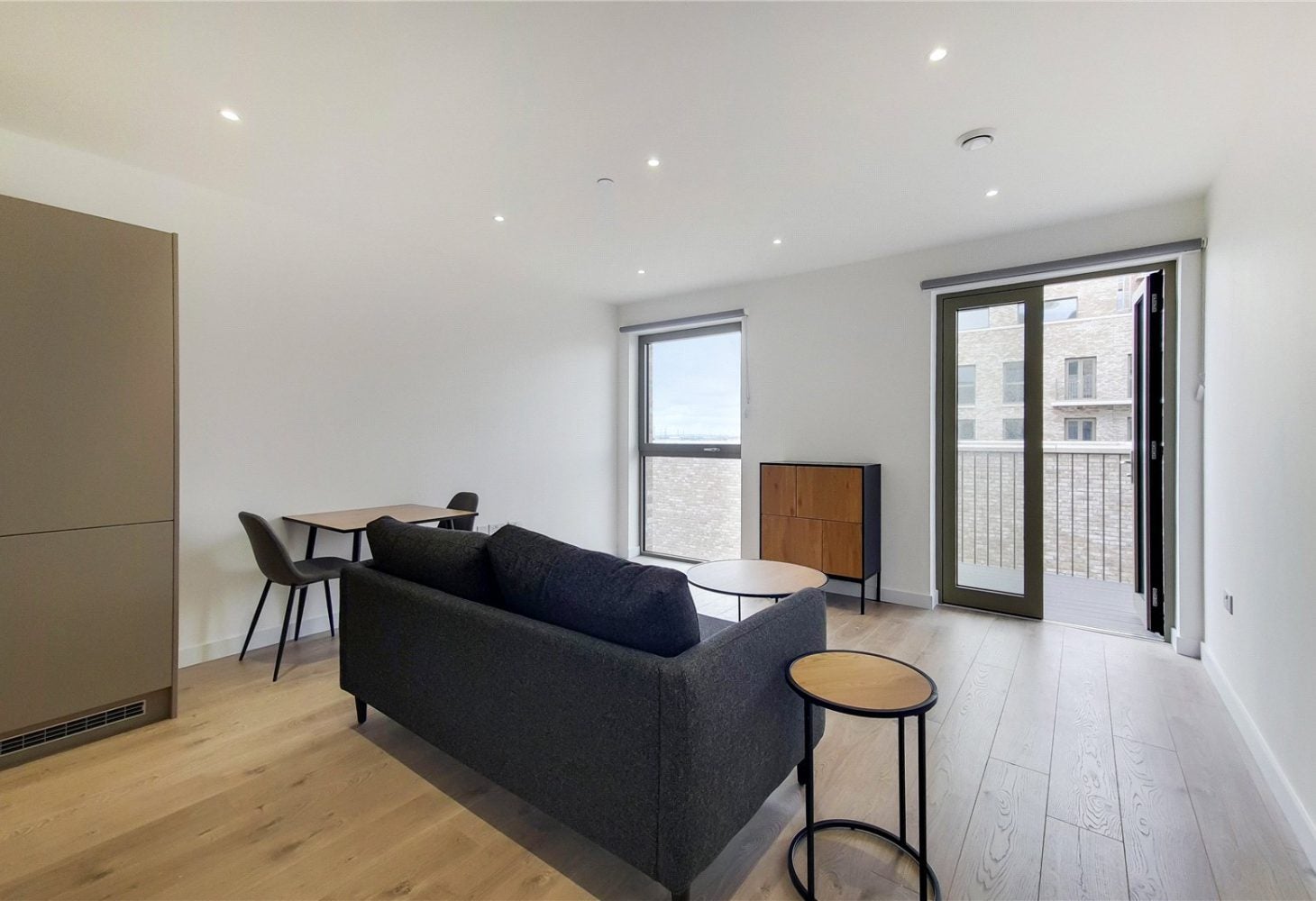 Flat Atlantis Avenue in Greater London