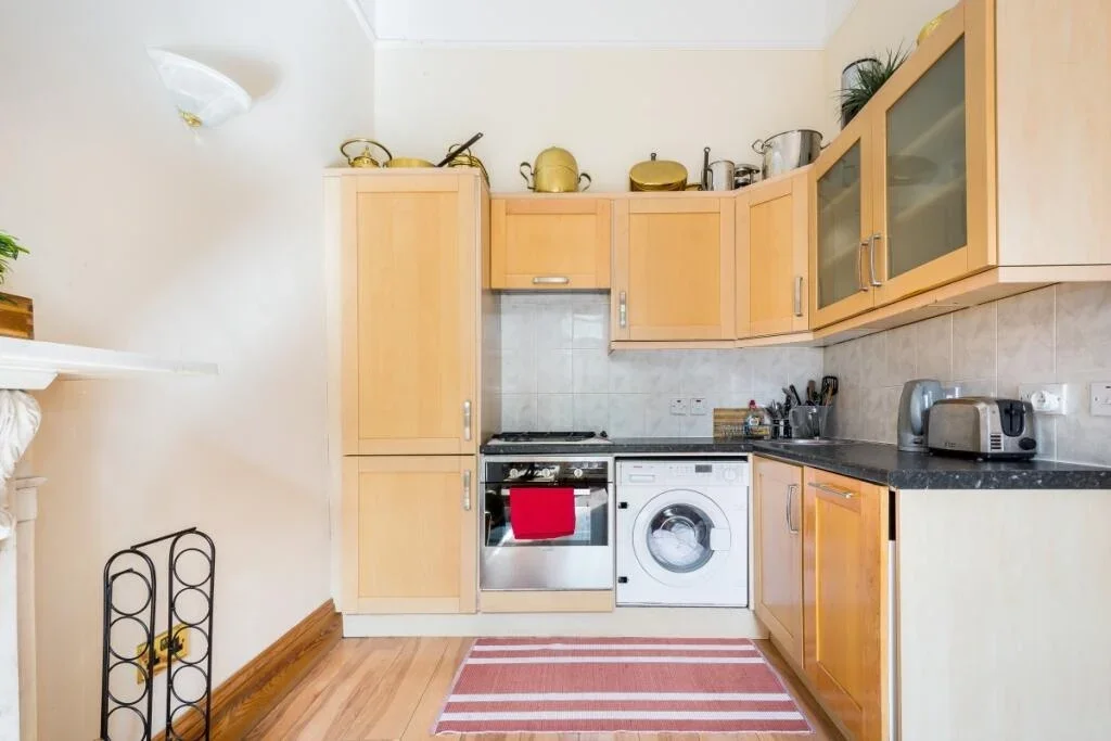 Flat St Stephen's Gardens in City of Westminster