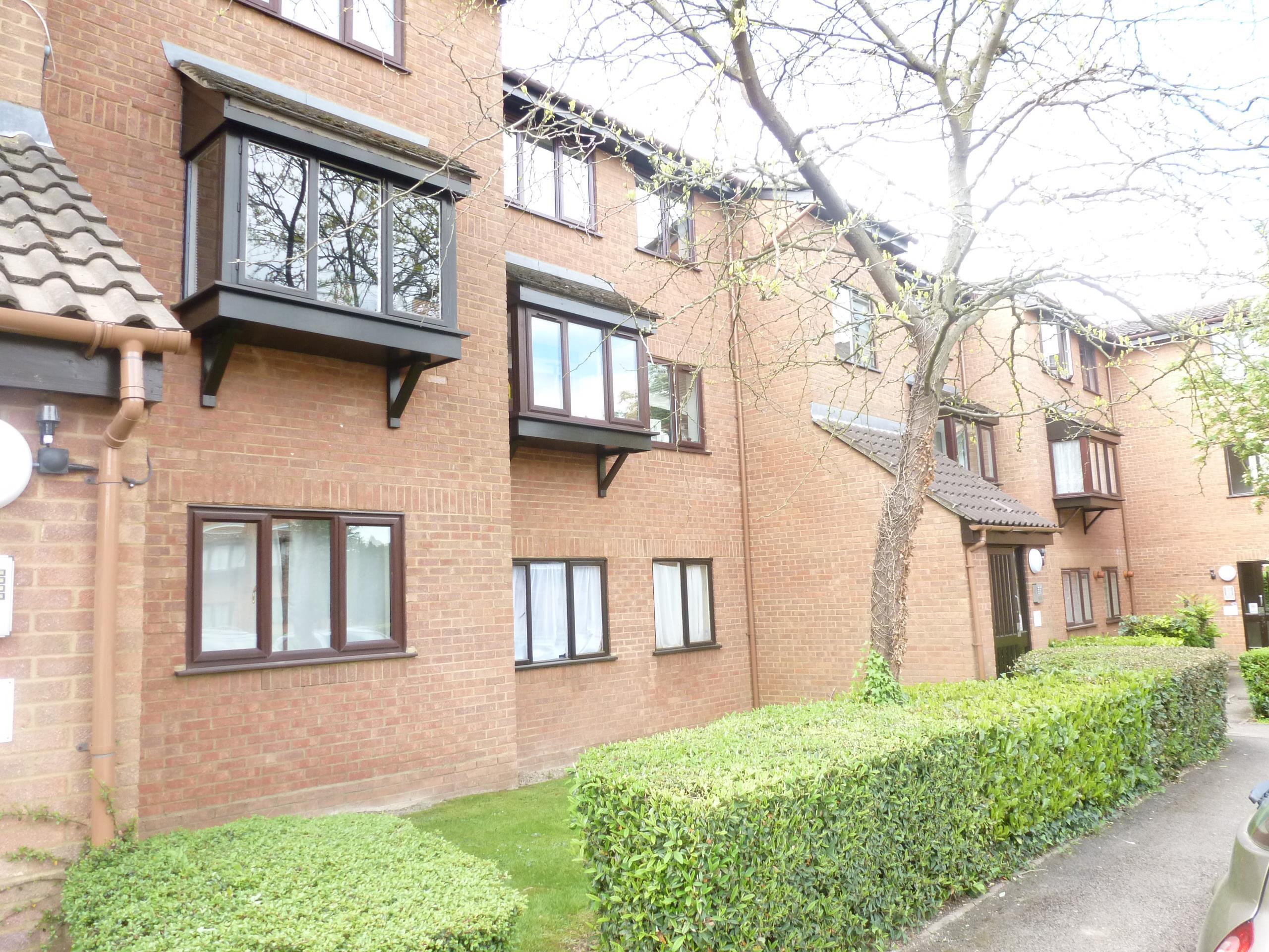 Flat Whippendell Road in Watford