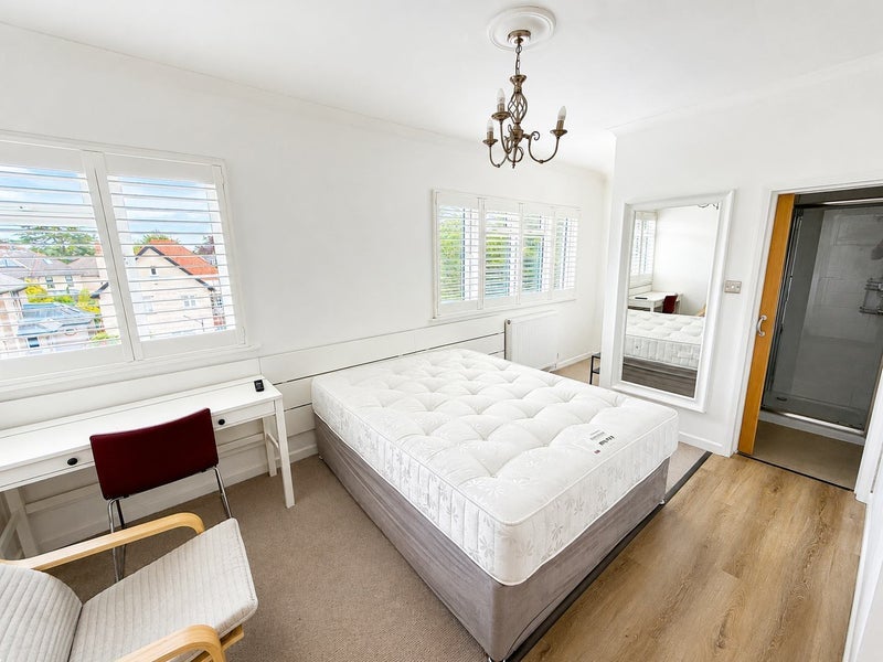 Room North Road in Poole
