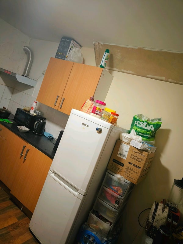 Room Wooler Road in Leeds